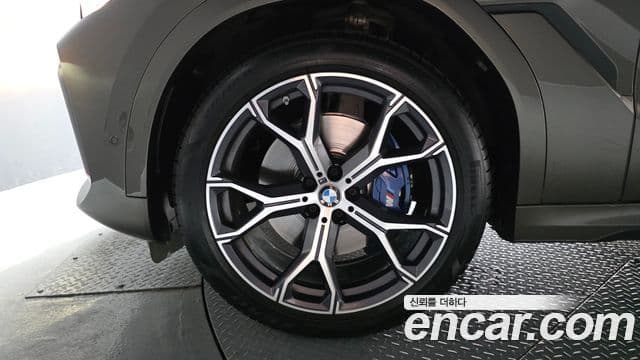 BMW X6 2022 — Photo 7/38