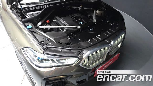BMW X6 2022 — Photo 18/38