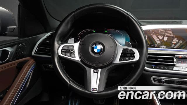 BMW X6 2022 — Photo 19/38