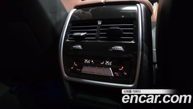 BMW X6 2022 — Photo 11/38