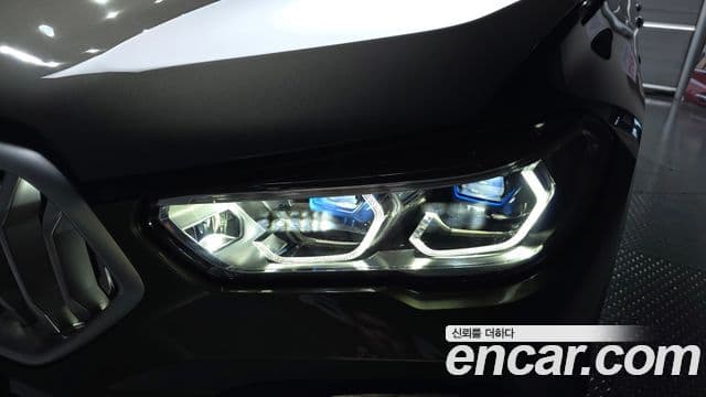 BMW X6 2022 — Photo 10/38