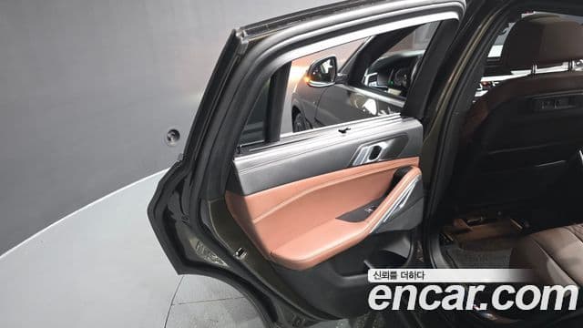 BMW X6 2022 — Photo 9/38