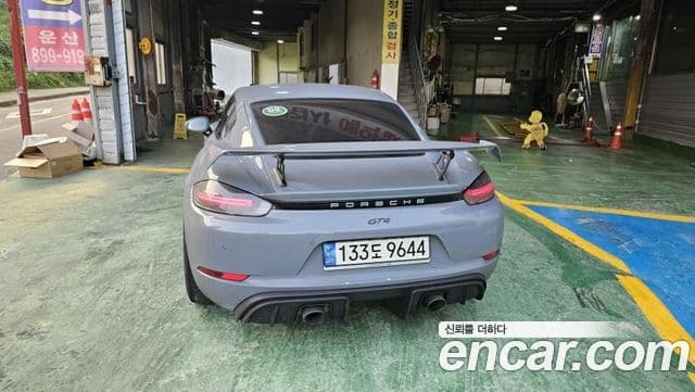 Porsche 718 Cayman 2023 — Photo 9/12