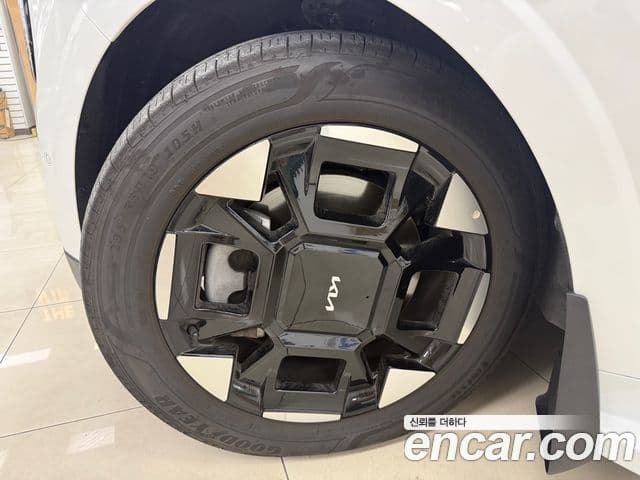 Kia Carnival 2025 — Фото 5/18