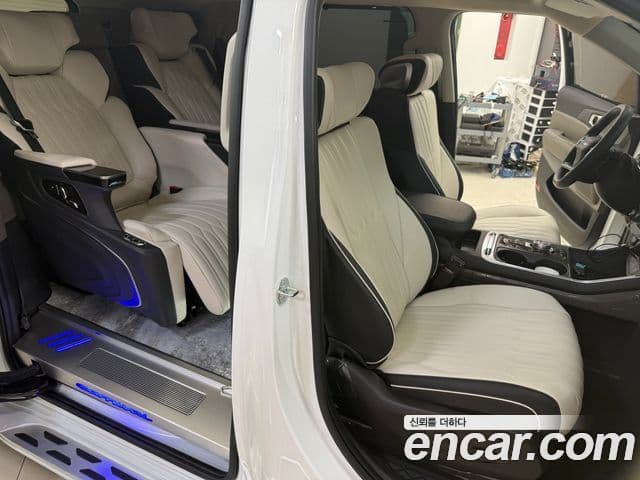 Kia Carnival 2025 — Фото 16/18