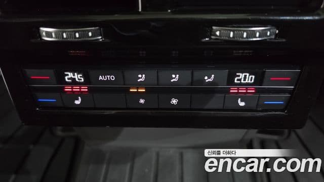 Volkswagen Touareg 2020 — Şəkil 12/20