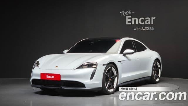 Porsche Taycan 2023 — Photo 17/20