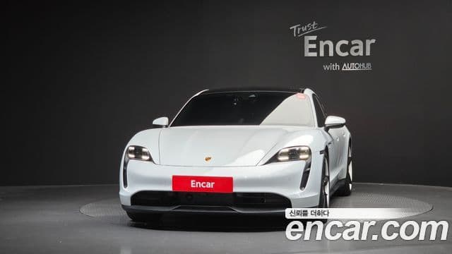 Porsche Taycan 2023 — Photo 11/20