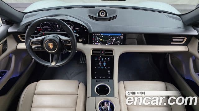 Porsche Taycan 2023 — Photo 10/20