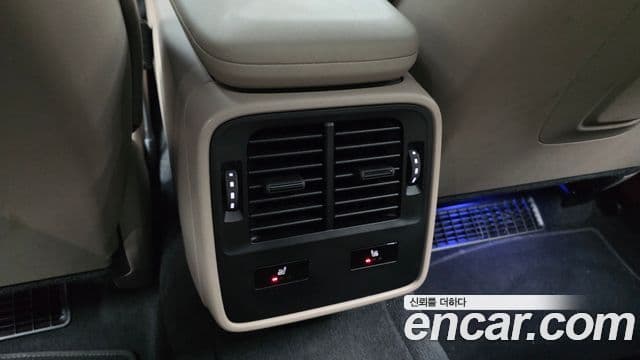 Porsche Taycan 2023 — Photo 6/20