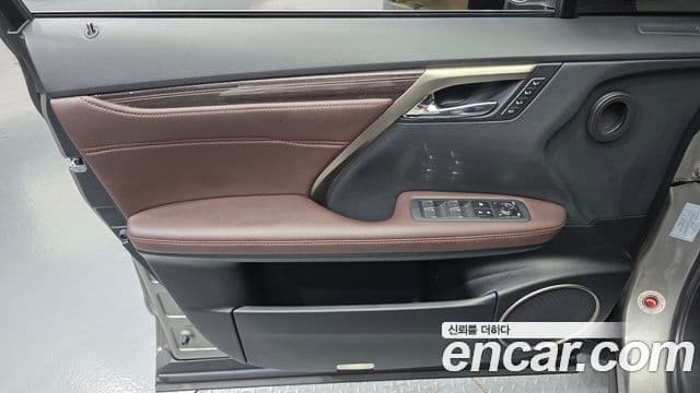 Lexus RX450h 2021 — Photo 14/36