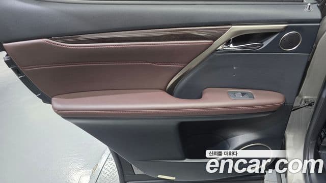 Lexus RX450h 2021 — Photo 31/36