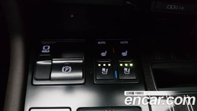Lexus RX450h 2021 — Photo 19/36