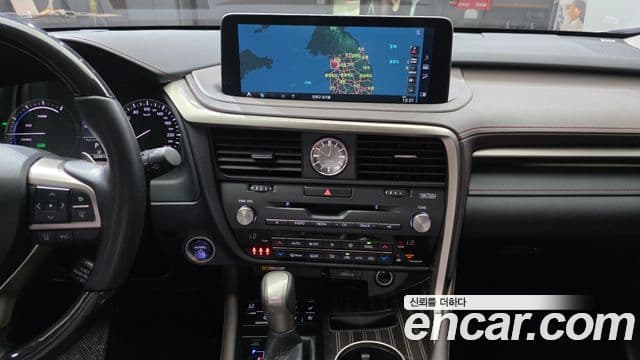Lexus RX450h 2021 — Photo 17/36