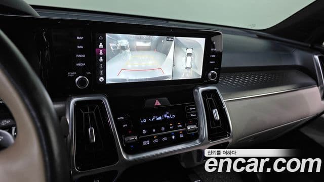 Kia Sorento 2021 — Фото 17/20
