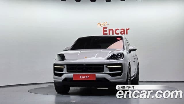 Porsche Cayenne 2024 — ფოტო 19/20