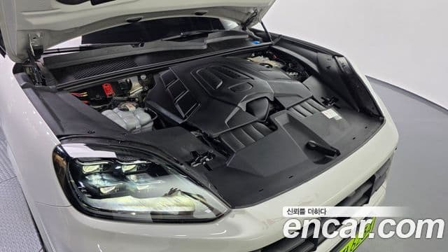 Porsche Cayenne 2024 — Photo 7/20