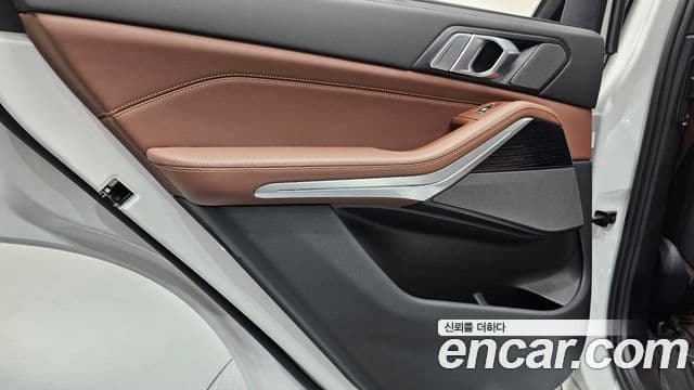BMW X5 2024 — Photo 11/36