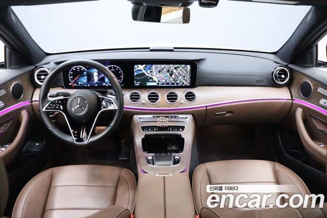 Mercedes-Benz E-Class 2023 — Photo 20/20