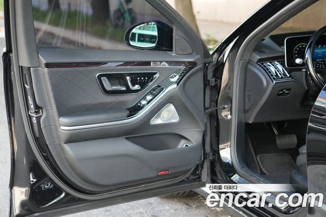 Mercedes-Benz S-Class 2022 — Photo 11/20