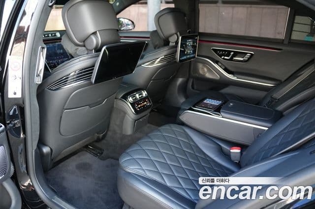 Mercedes-Benz S-Class 2022 — Photo 8/20