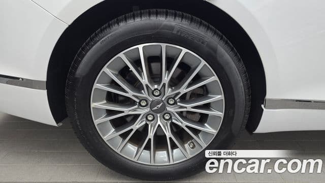 Genesis G80 2023 — Photo 21/30
