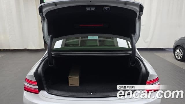 Genesis G80 2023 — Photo 3/30