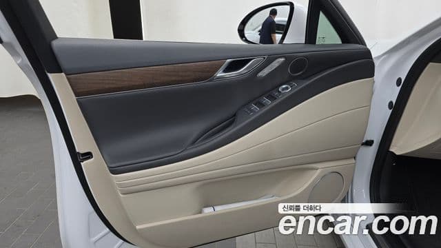 Genesis G80 2023 — Photo 13/30