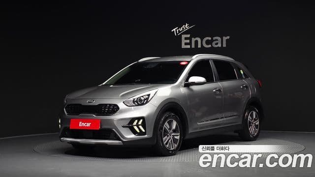 Kia Niro 2020 — ფოტო 15/30