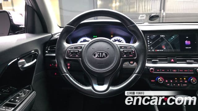 Kia Niro 2020 — ფოტო 4/30