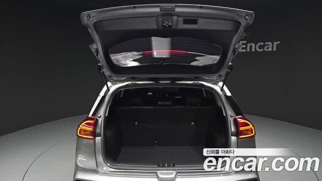Kia Niro 2020 — ფოტო 12/30