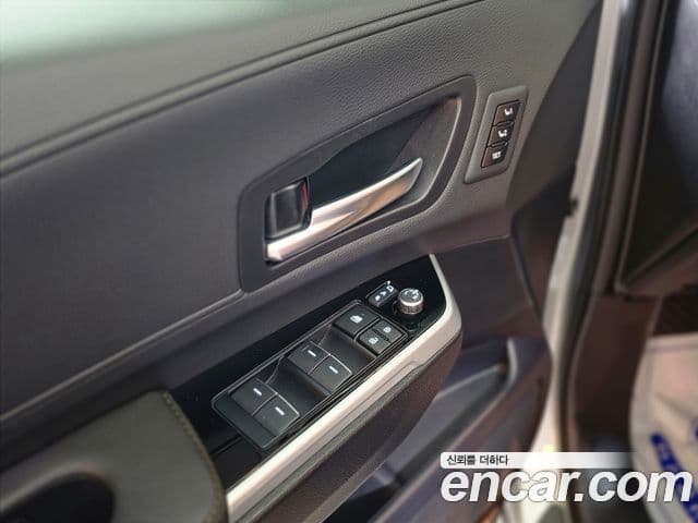 Toyota Sienna 2025 — Фото 13/19