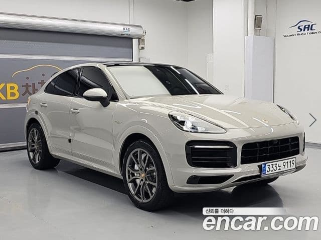 Porsche Cayenne 2020 — Photo 18/20