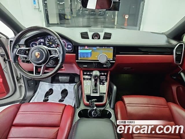 Porsche Cayenne 2020 — Photo 7/20
