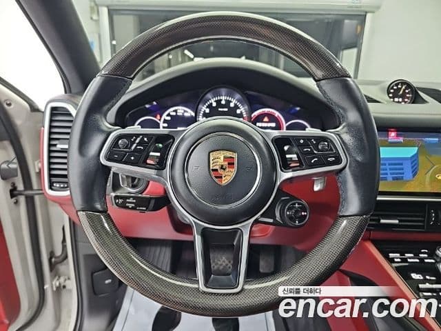 Porsche Cayenne 2020 — Photo 15/20