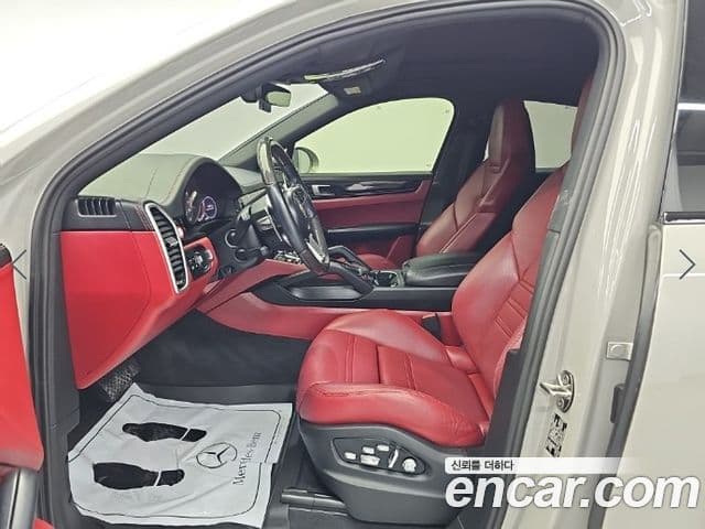 Porsche Cayenne 2020 — Photo 10/20