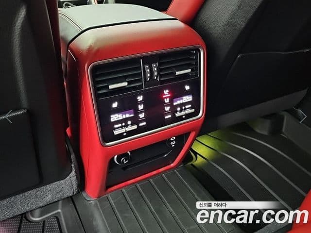 Porsche Cayenne 2020 — Photo 17/20