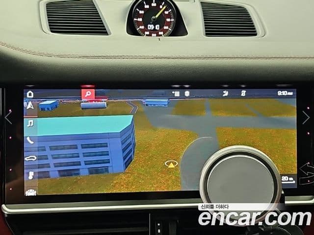 Porsche Cayenne 2020 — Photo 11/20