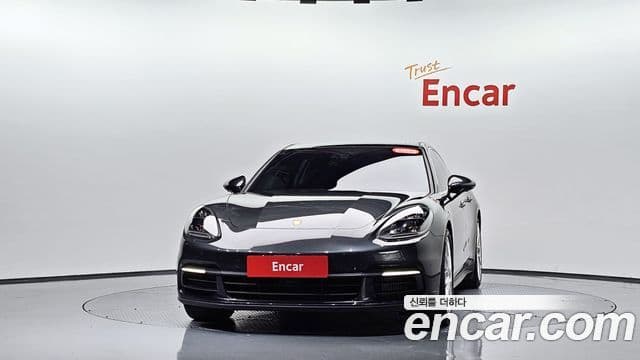 Porsche Panamera 2018 — Photo 1/33