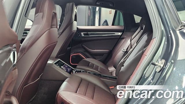 Porsche Panamera 2018 — Photo 31/33