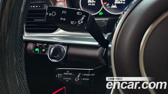 Porsche Panamera 2018 — Photo 13/33