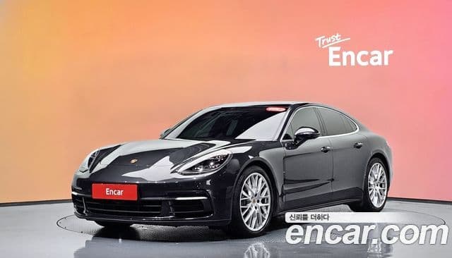 Porsche Panamera 2018 — Photo 14/33