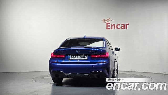 BMW 3 Series 2019 — Şəkil 19/32