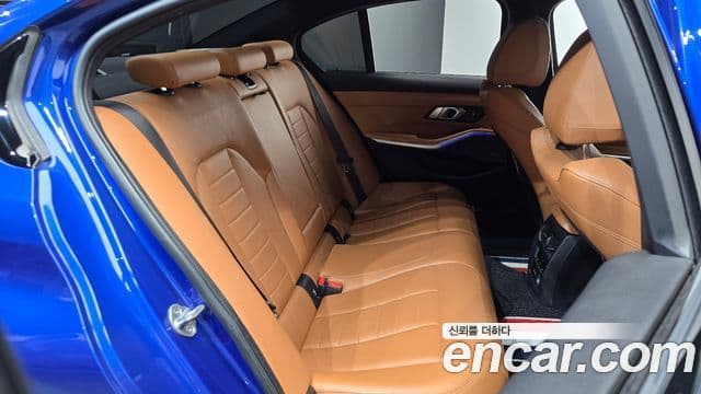 BMW 3 Series 2019 — Şəkil 26/32