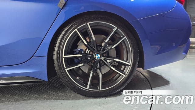BMW 3 Series 2019 — Şəkil 15/32