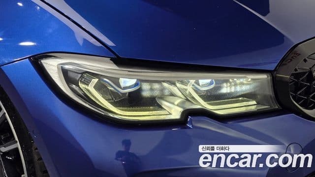 BMW 3 Series 2019 — Şəkil 29/32
