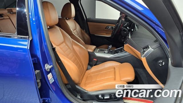 BMW 3 Series 2019 — Şəkil 31/32