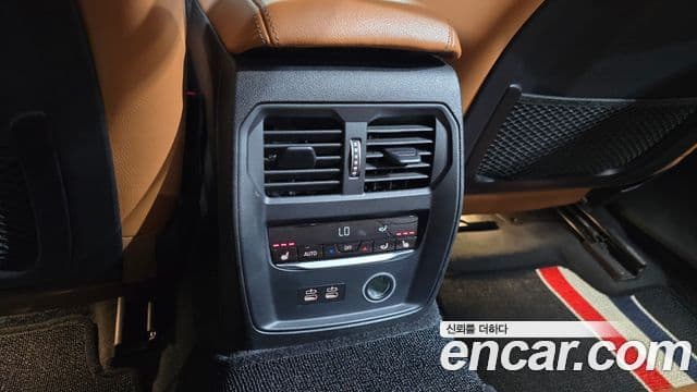 BMW 3 Series 2019 — Şəkil 22/32