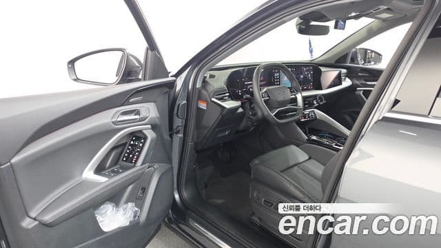 Audi Q5 2025 — Photo 18/34