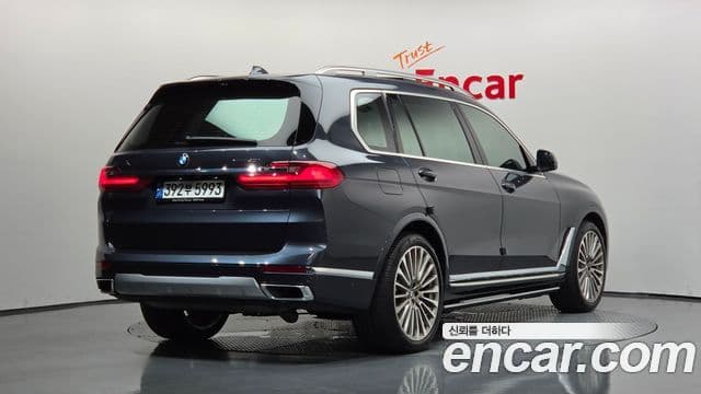 BMW X7 2022 — Photo 18/20